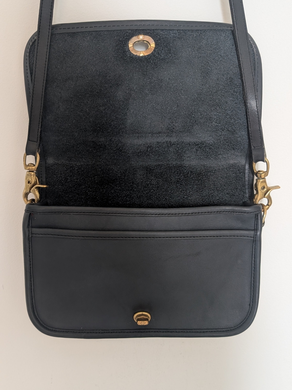 Authentic Blue/Black Vintage Coach Handbag - Picture 4 of 9